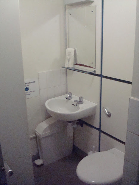 Chetham's Accommodation Bathroom