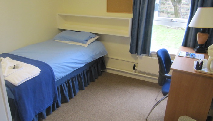Edinburgh, Newbattle Abbey College - Bedroom