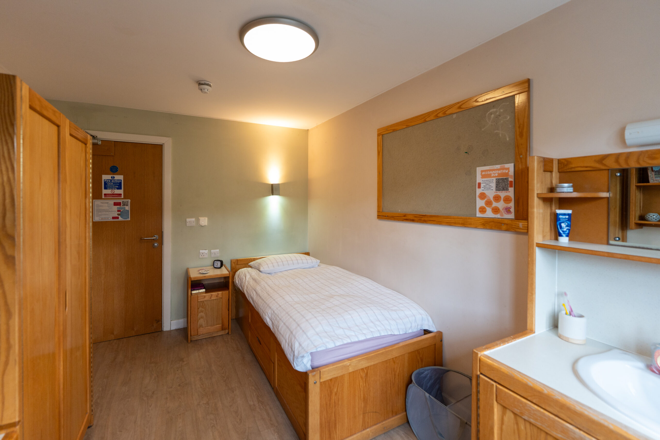 Brighton, Plumpton College - Bedroom