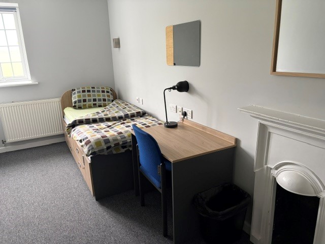 Brighton, Plumpton College - Bedroom (2)